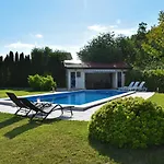 Luka Villa