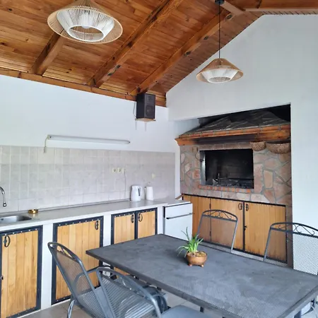 Luka Villa Buna