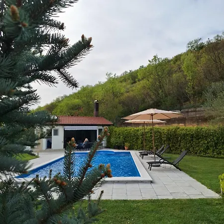 Luka Villa *